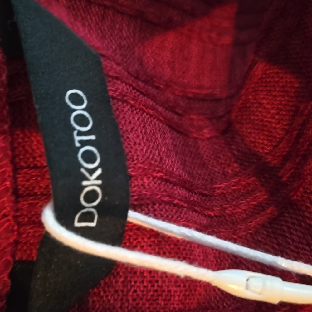 Dokotoo Maroon Sz Med Fall Top - Picture 5 of 5
